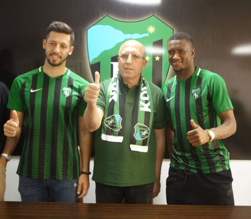 Kocaelispor, Yayıkcı ve Cisse ile sözleşme imzaladı
