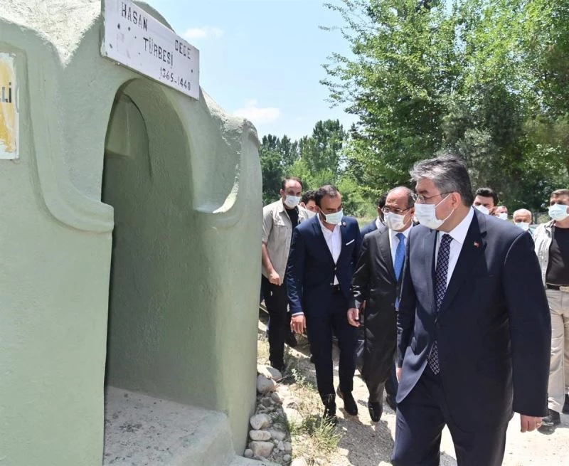 Hasan Dede türbesinde restorasyon ve çevre düzenlemesi
