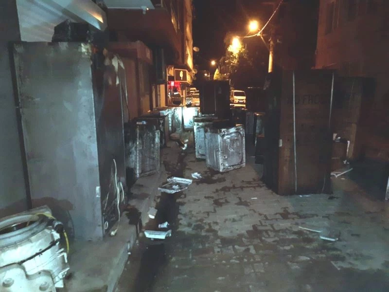 Edremit’te beyaz eşya servisinde yangın paniği
