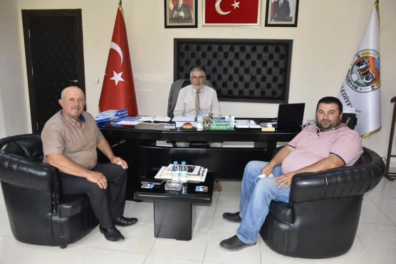 İlçedeki tarım arazilerindeki yolların düzeltilmesini istişare ettiler
