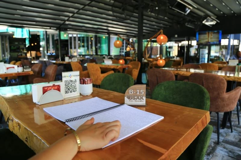 Görme engelliler için özel menü
