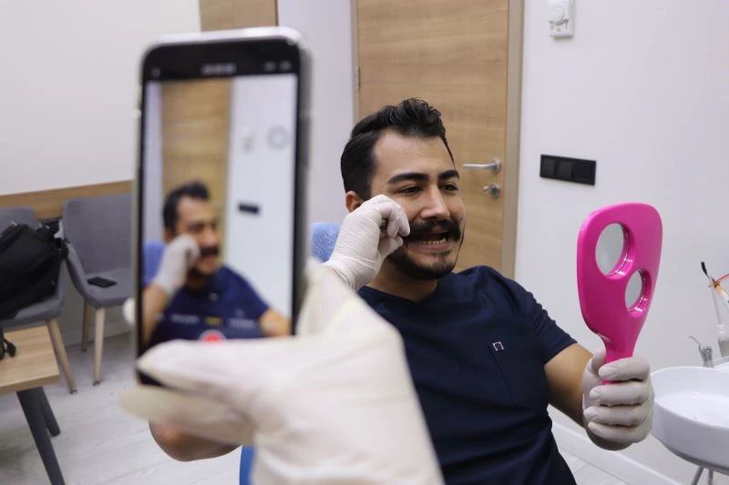 Diş hekimi ağrıyan 20’lik dişini kendi çekti
