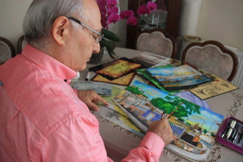 On binlerce noktayı, tek bir tuvalde böyle sanata döküyor
