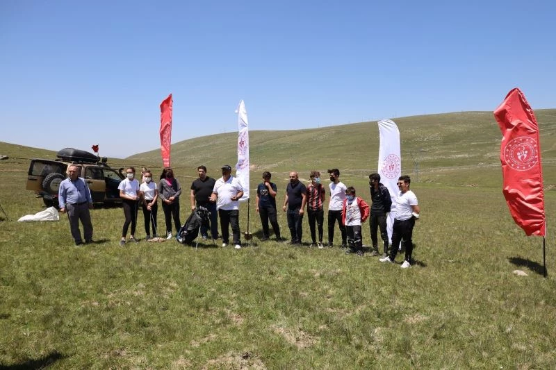 Artvin’de yaylacı çocuklar golf sporuyla tanıştı
