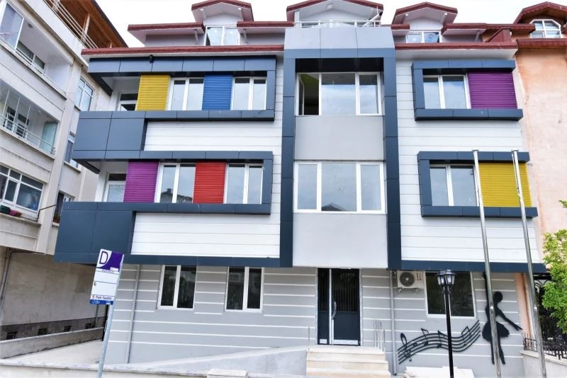 Ceren Özdemir Kreşi ve Masal Evi, açılış için gün sayıyor

