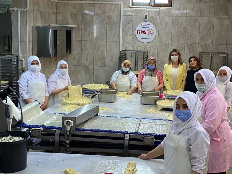 Tepsi börek Ağrı ve Kars şubelerini açtı
