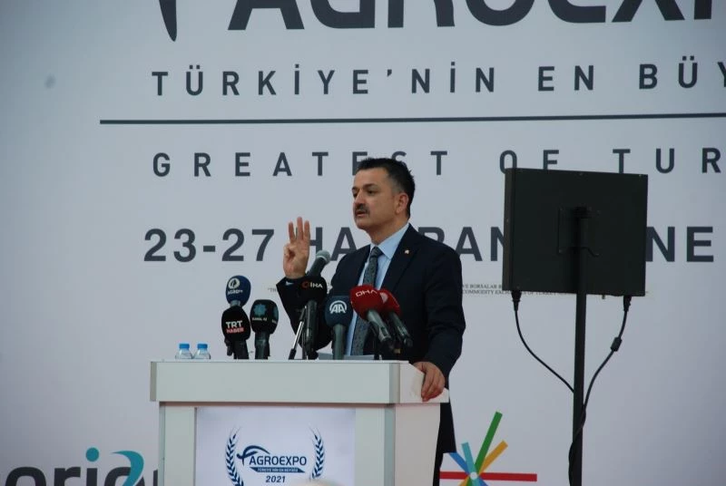Bakan Pakdemirli: “Bitkisel üretimimiz 126 milyon tona, büyükbaş hayvan varlığımız ise 18,2 milyon başa yükselerek cumhuriyet tarihinin rekoru kırıldı”
