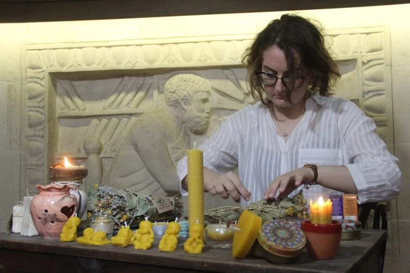 Belgeselden esinlenip hayata tutundu
