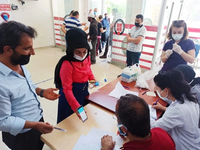 İpekyolu SYDV’ye gelen vatandaşlar sıra beklemeden randevusuz aşı oluyor
