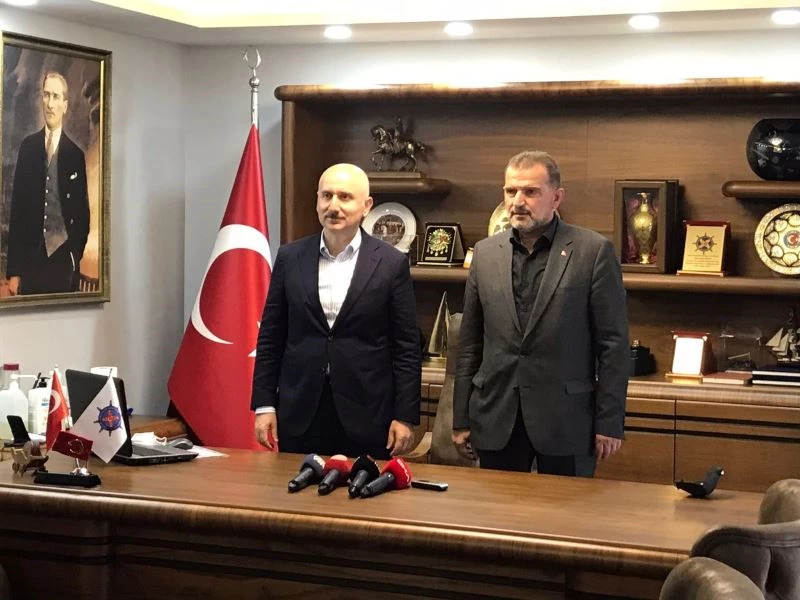 Bakan Karaismailoğlu: “Bölgesinde lider, dünyada söz sahibi bir ülke olacak Türkiye’nin en önemli yatırımlarından Kanal İstanbul’un ilk köprüsünün temelini Cumhurbaşkanımızın liderliğini atıyoruz”
