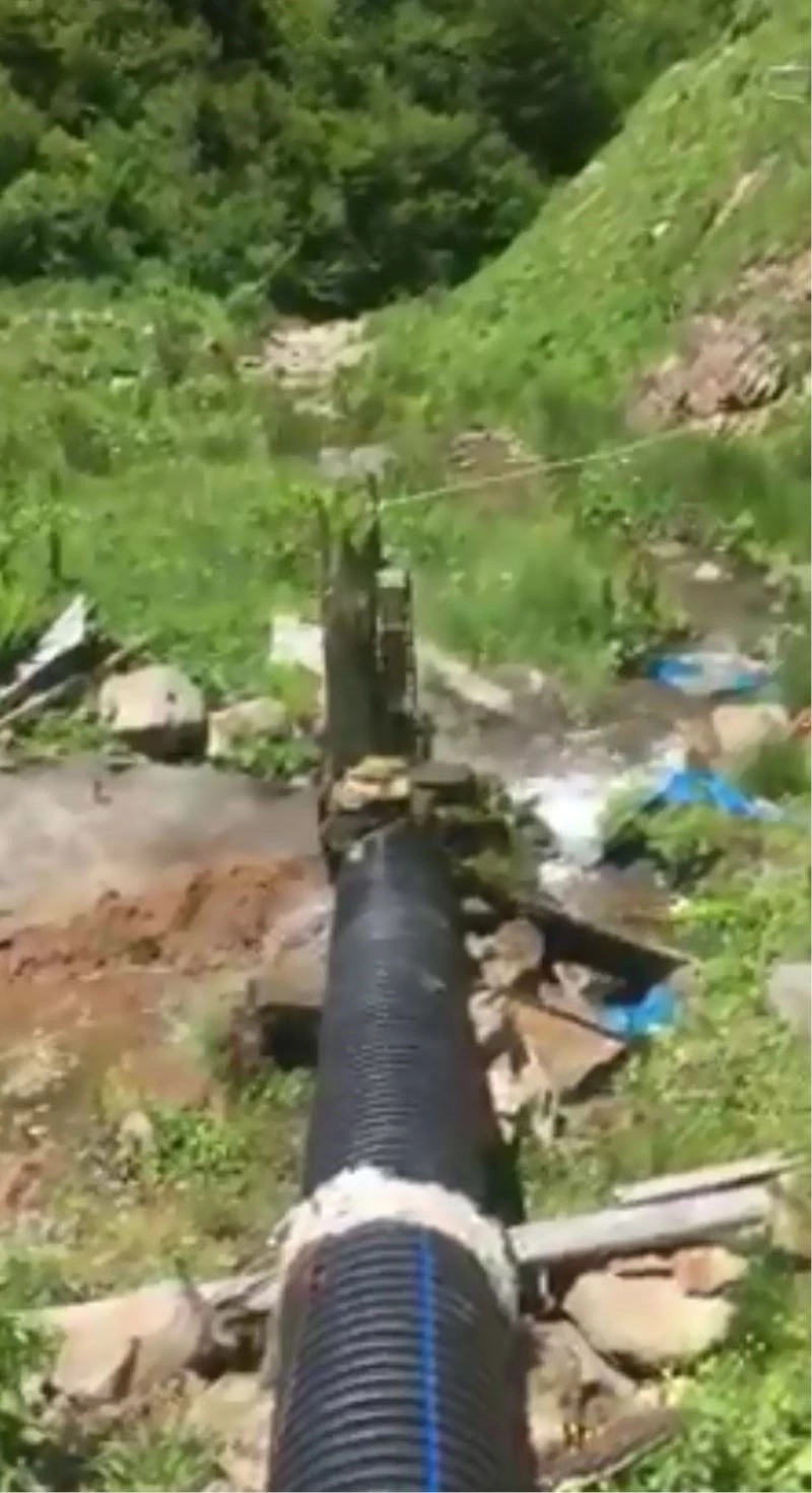 Yaylada kurduğu sistemle kendi elektriğini üretiyor
