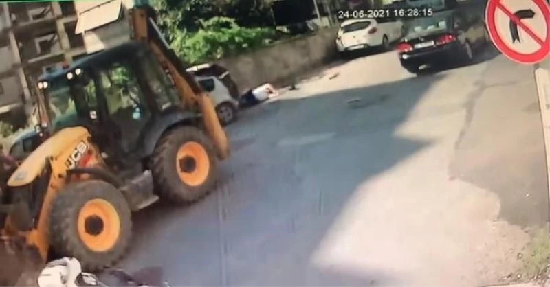 Beykoz’da kaza yapan otomobilin yayayı ezdiği anlar kamerada
