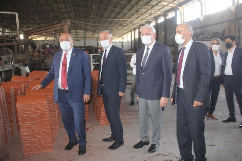 Erzincan’da üretilen perlit esaslı kiremit çatıları güzel görünüme kavuşturacak
