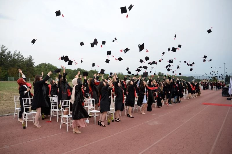 Sağlık ordusu yeni mezunlarla güçleniyor
