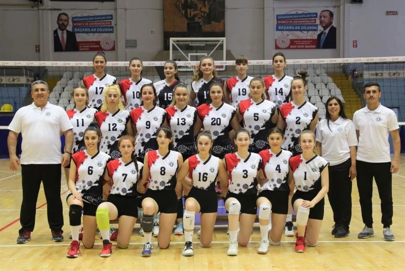 Turgutlu Belediyesi voleybol kursuyla profesyonel sporcular yetiştiriyor
