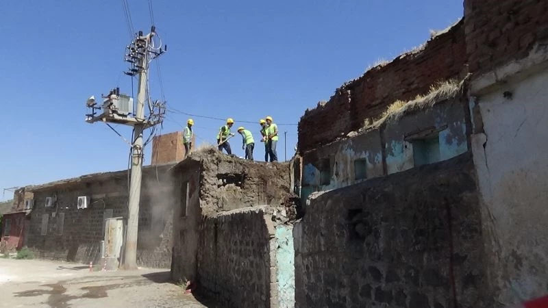 Sur’da 44 metruk yapı yıkılıp, yerine park yapılacak
