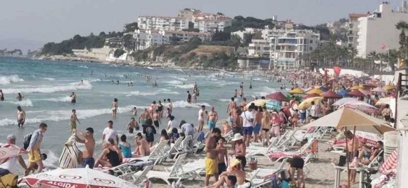 Son kısıtlama öncesi sahilleri doldurdular
