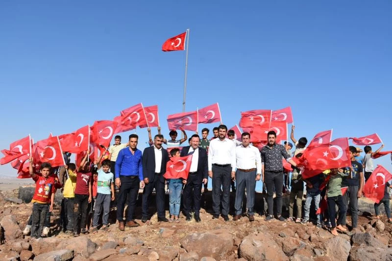 Bağlar belediyesi hizmetlerinden memnun olan bölge halkı AK Parti’ye katıldı
