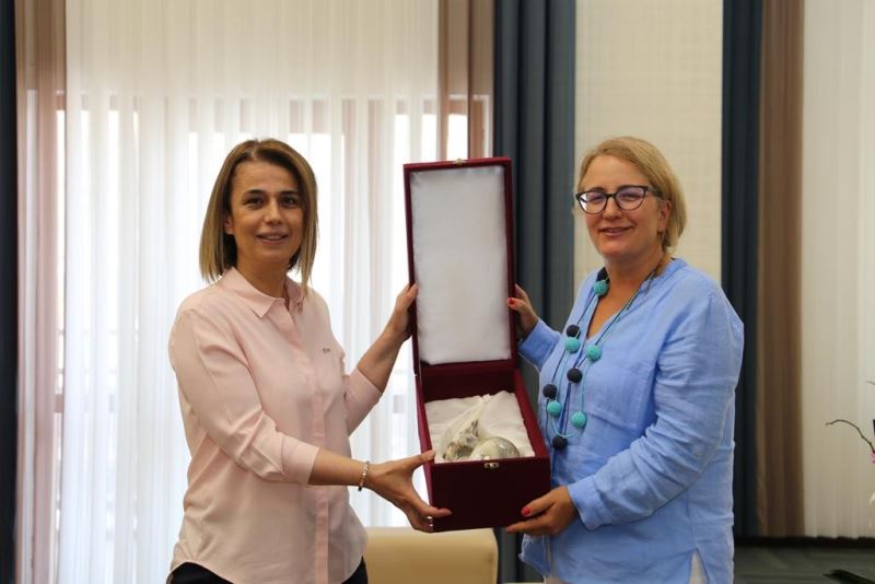 Türkiye’nin Tiflis Büyükelçisi Yazgan, Vali Becel’i ziyaret etti
