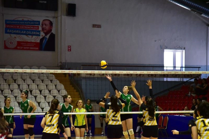 Valilik Kupası Ataspor’un
