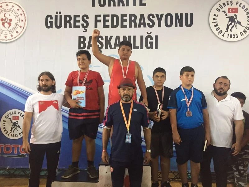 Yüreğir’in pehlivanı Türkiye şampiyonu oldu
