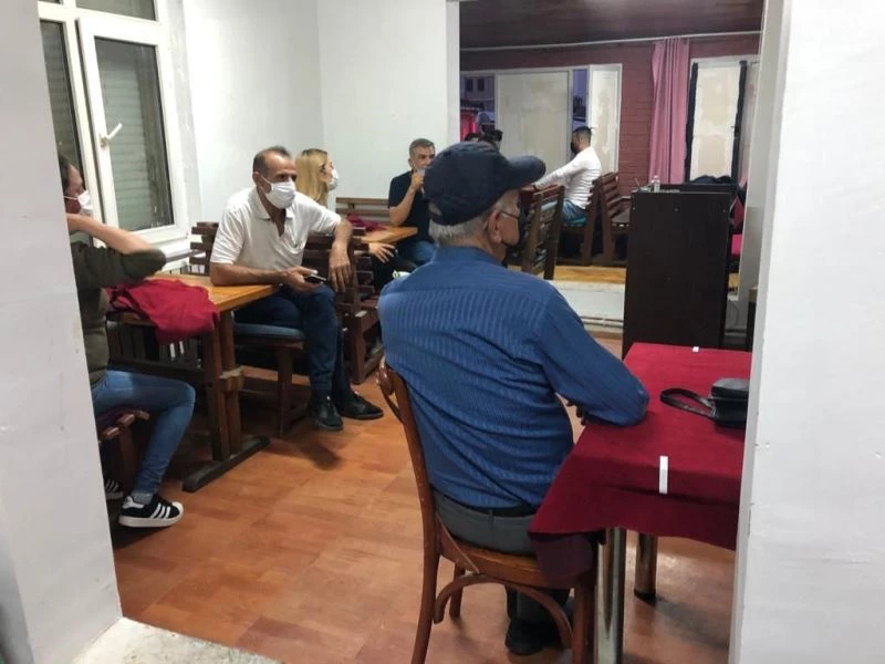 Dernek görünümlü kumarhanede 34 kişi yakalandı
