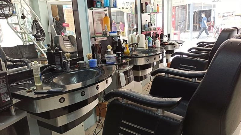 Evde tıraş arttı, berberlerde işler yarı yarıya düştü
