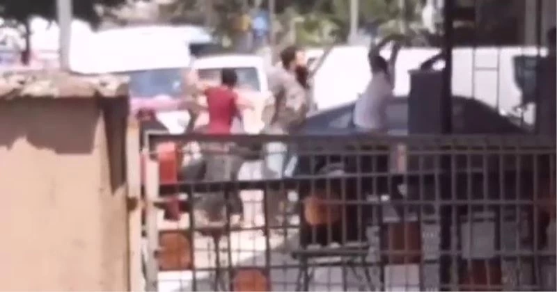 (Özel) Maltepe’de pes dedirten olay: Sandalyeler tabureler havada uçuştu
