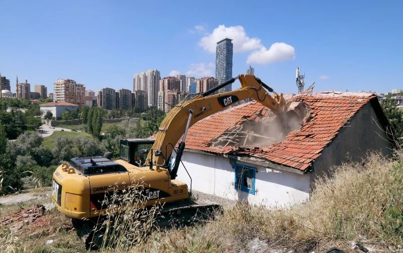 Çankaya’da gecekondu yıkımları devam ediyor
