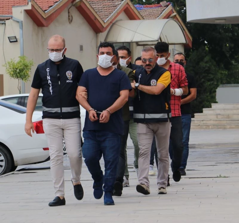 Parayı kaptırdı komiserin kolunu ısırdı
