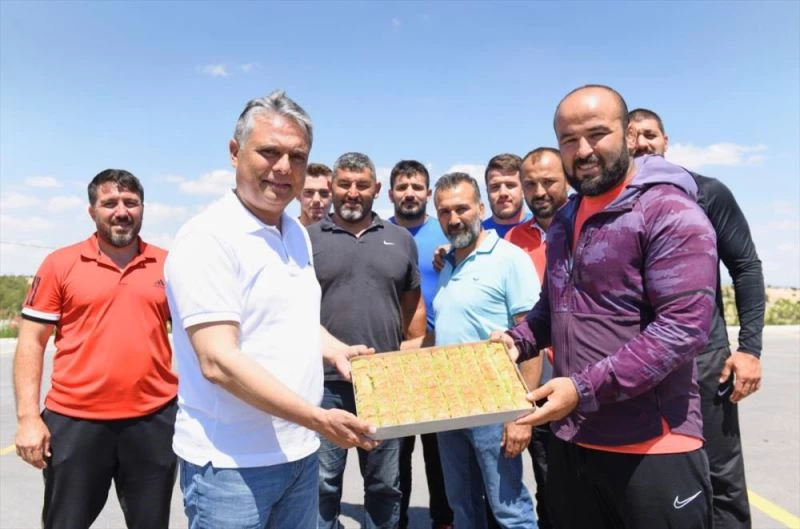 Muratpaşa Belediye Başkanı Uysal, Kırkpınar