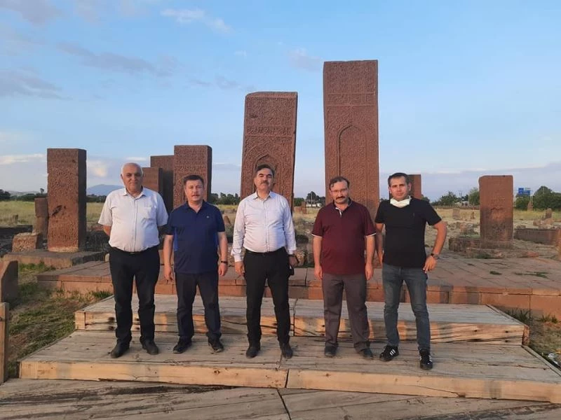 Başkan Hüseyin Doğan: ’’Ahlat ilçesini her vatandaşımız görmeli’’
