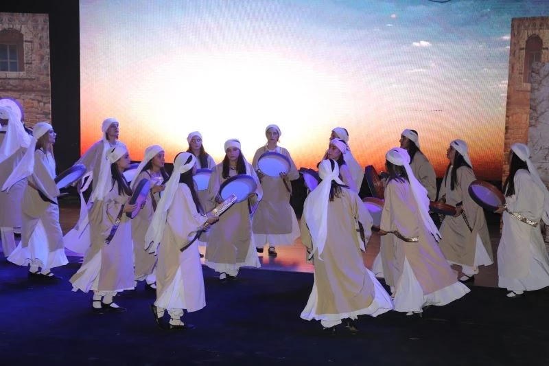 Siirt Belediyesi ev sahipliğinde düzenlenen ’Botan Efsanesi’ gösterisi izleyenleri büyüledi
