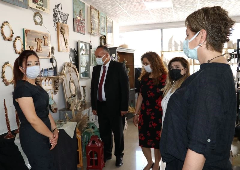 (Özel) - Aldığı eğitimle kentin ilk mozaik sanat atölyesini kurdu
