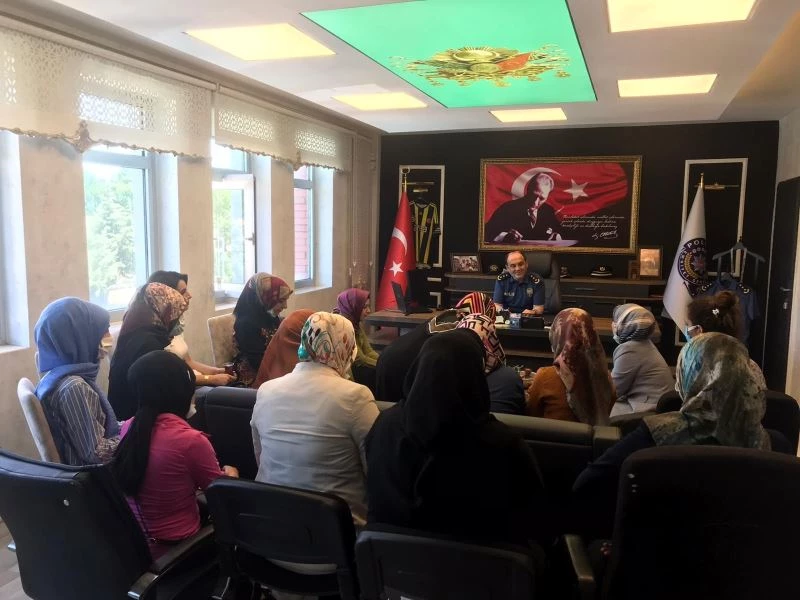 Diyarbakırlı annelerden zehir tacircilerine karşı dik duruş
