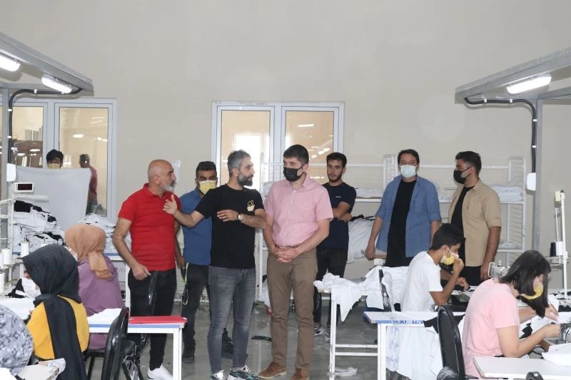 Kaymakam Kayabaşı’ndan tekstil fabrikasına ziyaret
