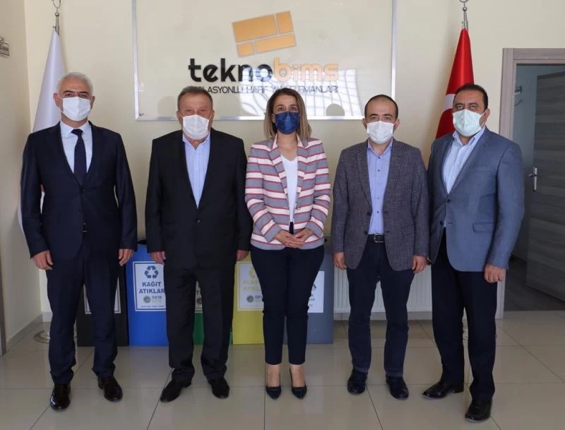 Vali Becel, Nevşehir’de faaliyet gösteren bims fabrikalarını ziyaret etti
