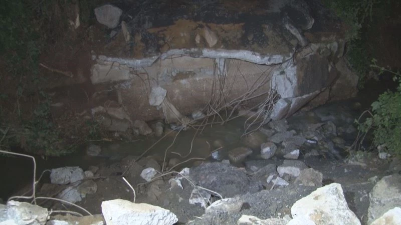 Sarıyer’de 3 gün önce sel nedeniyle çöken köprünün etrafı kapatıldı
