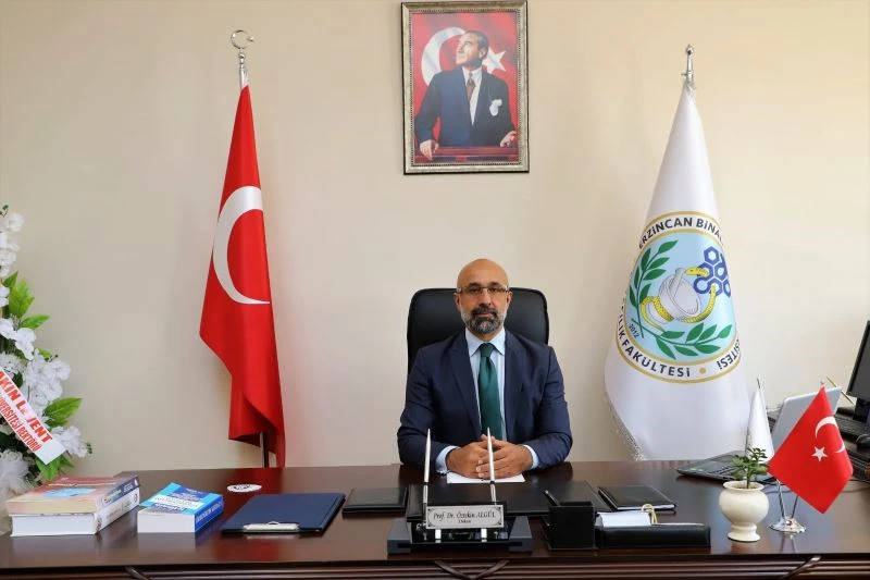 Eczacılık Fakültesi Dekanlığına Prof. Dr. Öztekin Algül atandı
