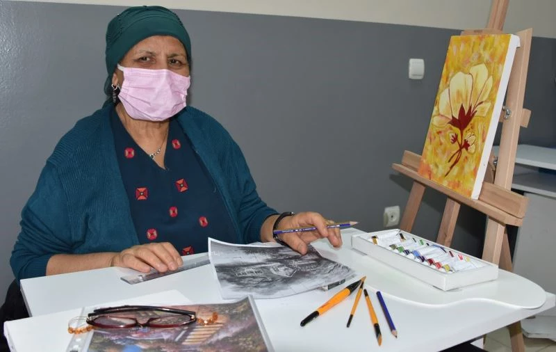 Resim kursuyla hayata bağlandı
