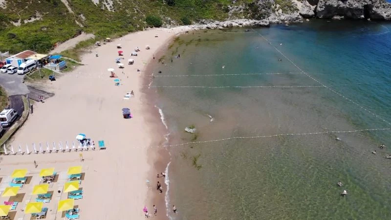 Şile Uzunkum Plajı’nda ‘Mavi Bayrak’ dalgalanmaya başladı
