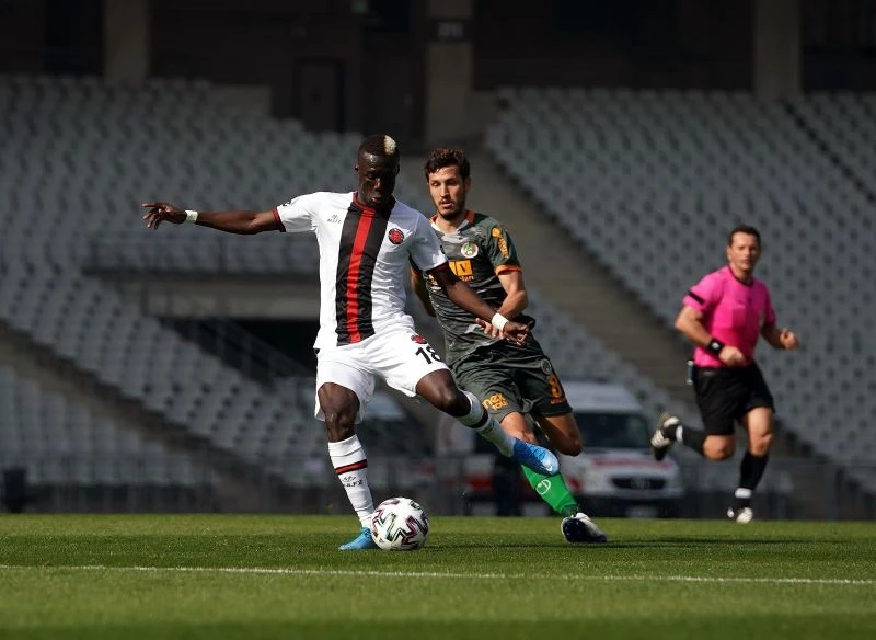 Sevilla ve Sochaux, Ndao’nun peşinde
