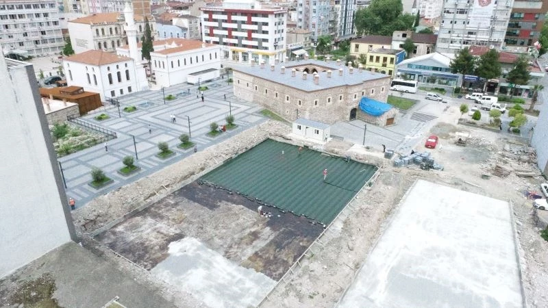 Saathane Meydanı’nda ikinci etap çalışmaları
