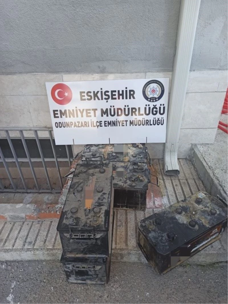 Kamyon ve tır aküsü çalan 2 kişi yakalandı
