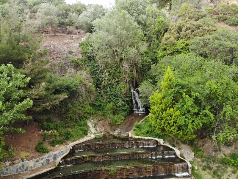 Doğa harikası Gümüşsu Şelalesi karavancıların uğrak yeri oldu
