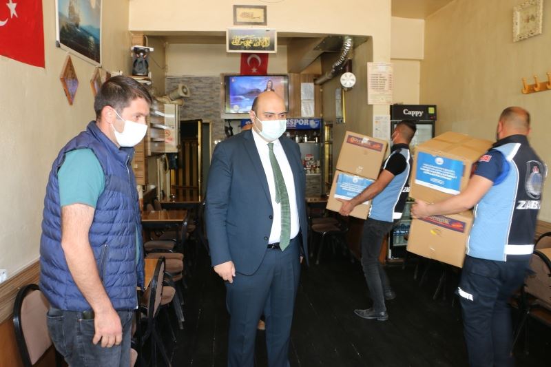 Başkan Orhan’dan kahvehanecilere çay ve şeker desteği
