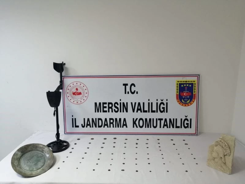 Tarihi eserleri satacaktı, jandarmaya yakalandı

