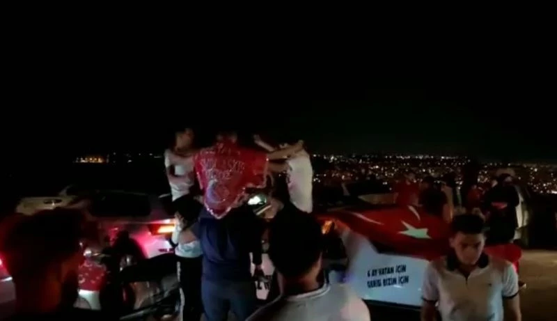 Antalya’da ’Pandemi bitmiş’ dedirten asker eğlencesi
