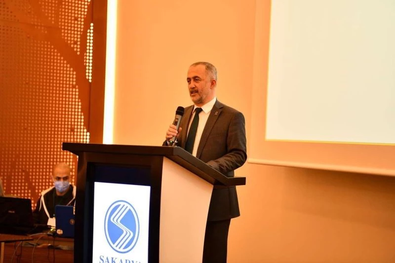 Rektör Savaşan 41 üniversiteden gelen öğrenciler ile bir araya geldi
