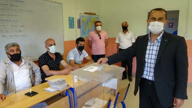 Dereağzı Mahallesi muhtarını seçti
